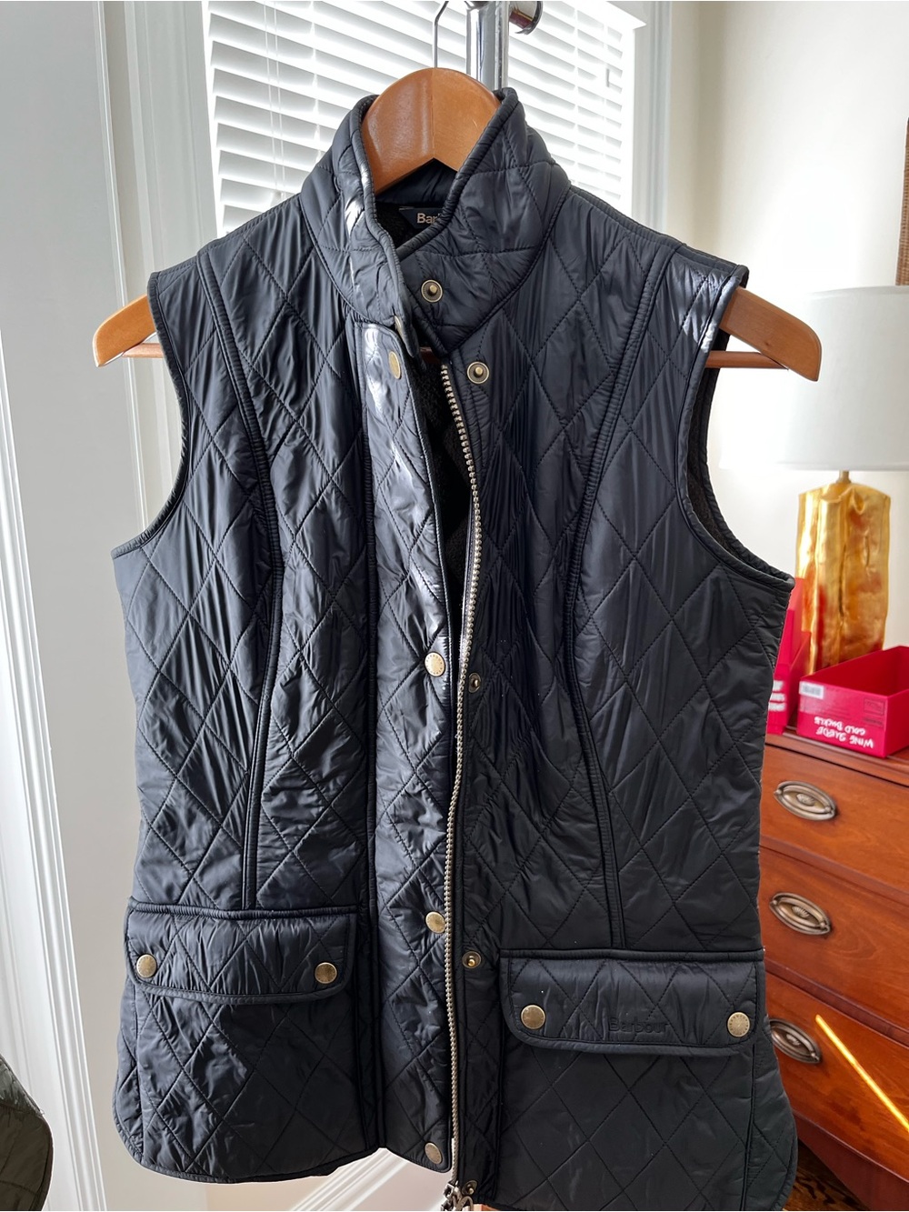 Women’s Barbour Sz 4 Black Quilted Vest Jacket fleece lining